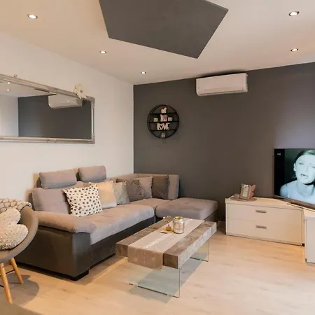 Vis Maris 펜션 마카르스카